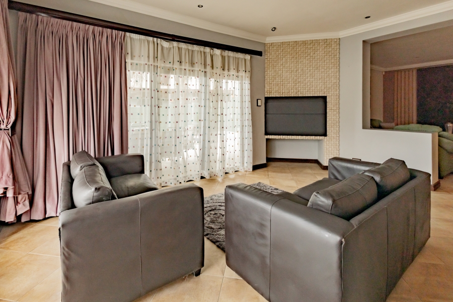 5 Bedroom Property for Sale in Haasendal Western Cape